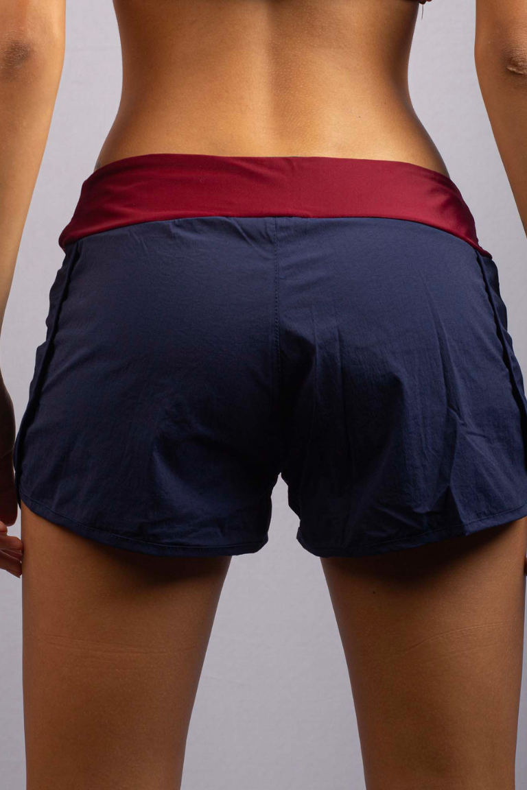 Short Athleisure Marinho com Vinho