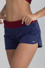 Short Athleisure Marinho com Vinho